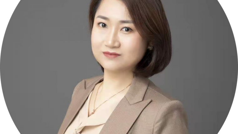 PROFESSORA DOUTORA ZHANG YAN