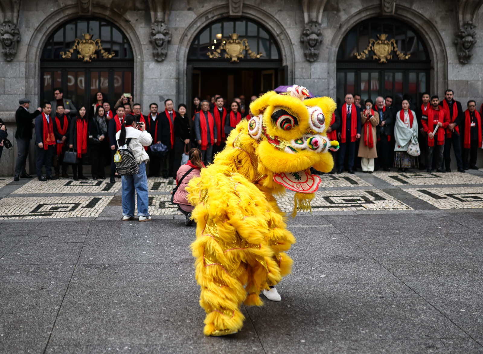 Início das celebrações do Ano Novo Chinês em Braga com dança do leão e sessão cultural